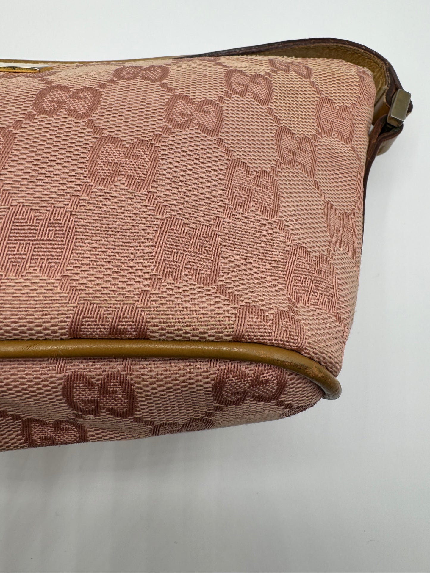 Vintage Gucci Pink  Boat Pouchette