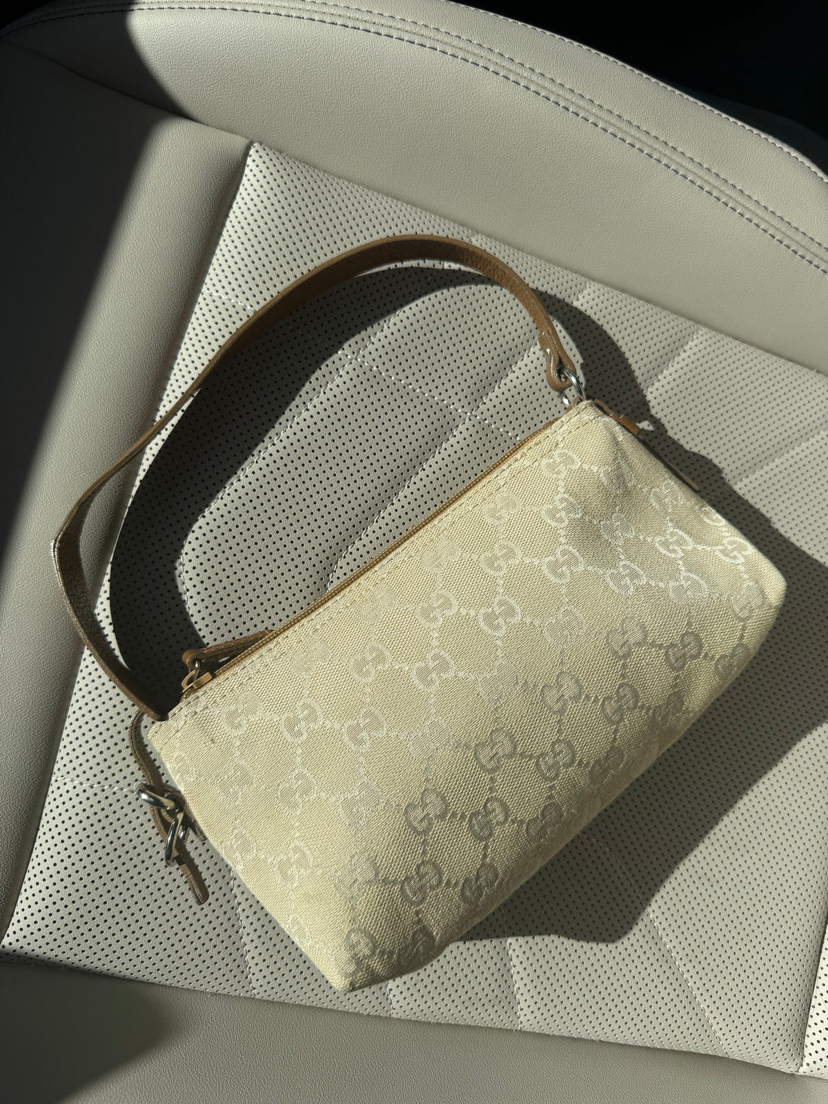 Vintage Gucci Cream Pouchette Bag