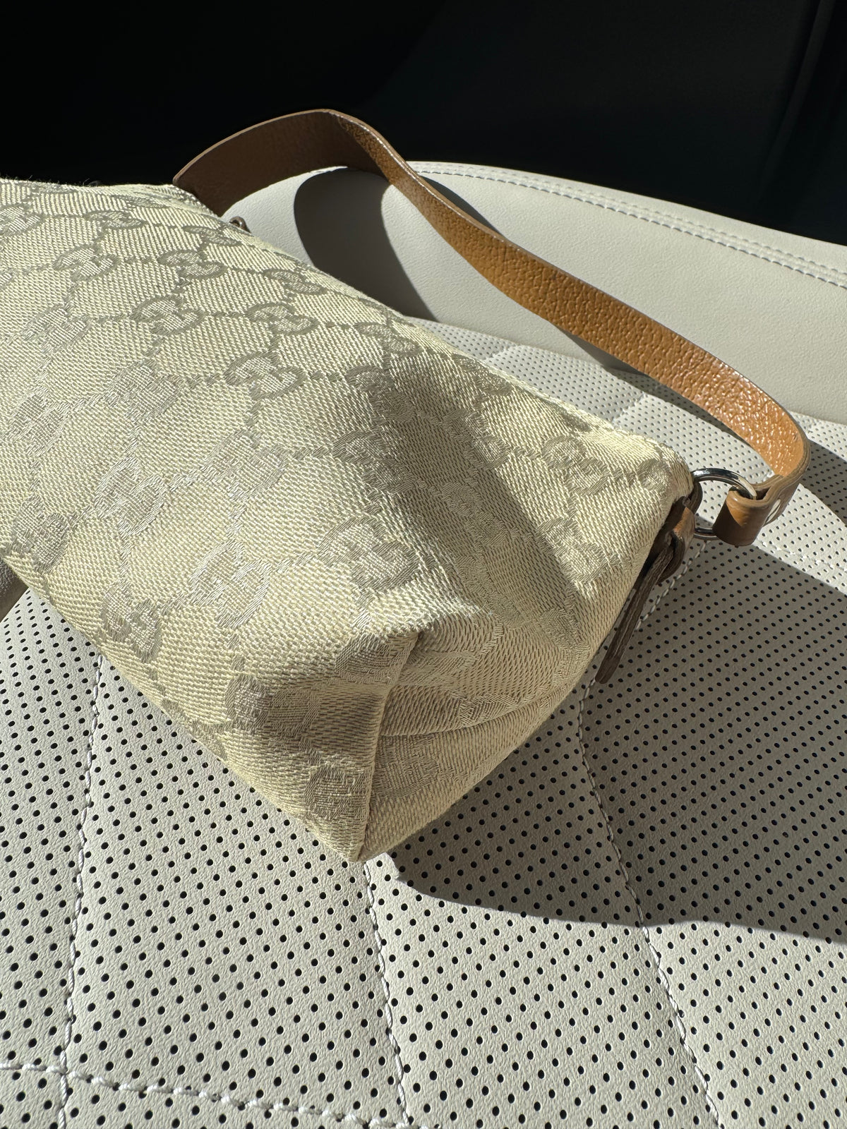 Vintage Gucci Cream Pouchette Bag